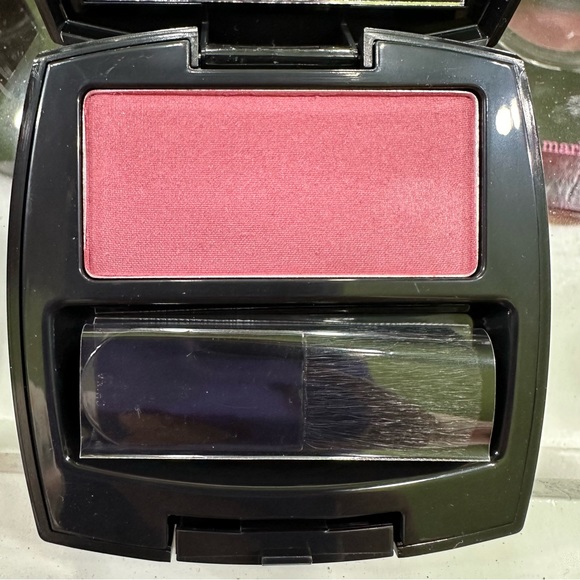 Avon Blush Rose Luster - Picture 6 of 9